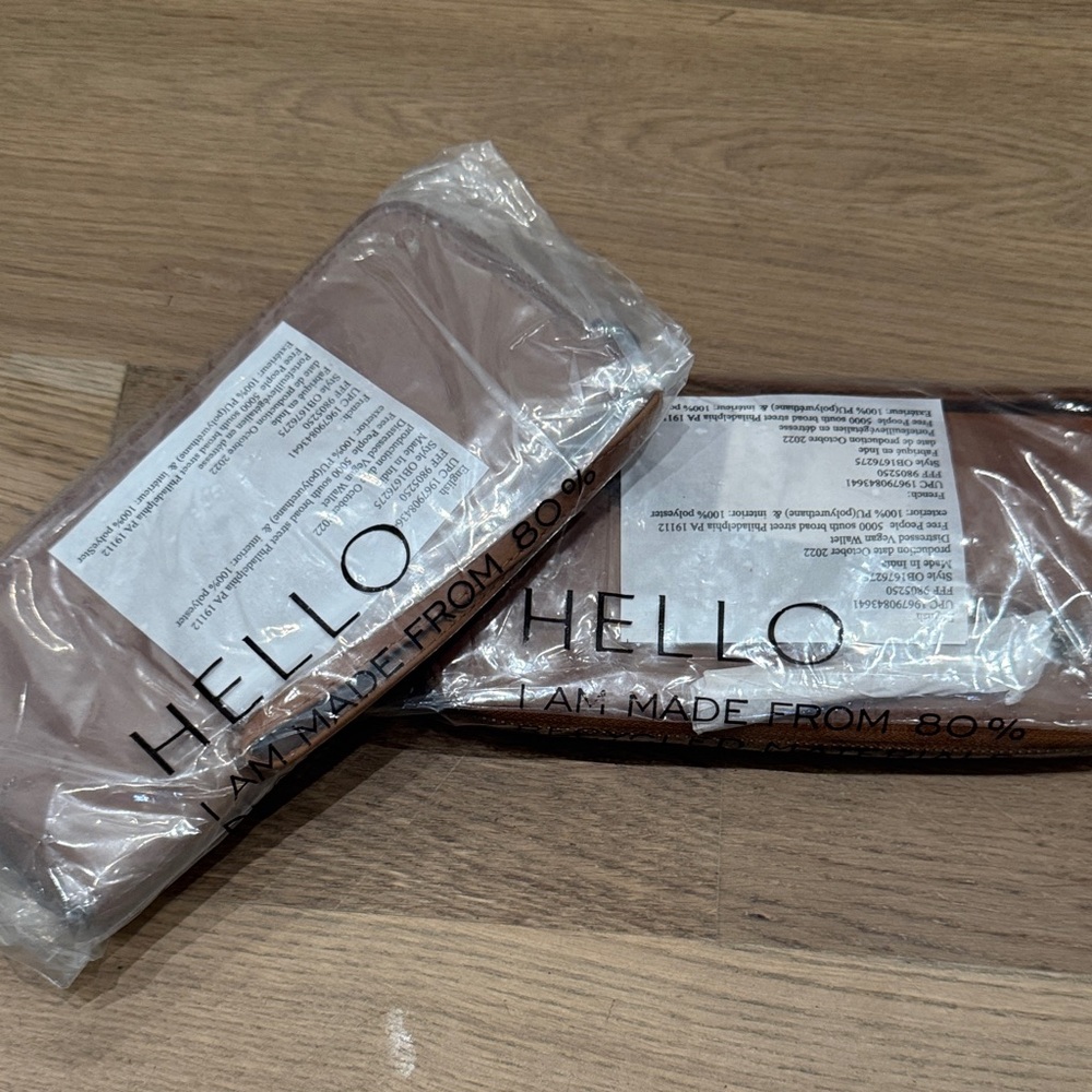 Free People Vegan Brown Wristlet Wallet with Zipper NWT - Picture 6 of 6